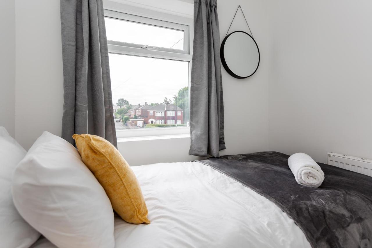 Villa 1 Mile To Etihad Stadium & Coop Arena, Free Parking, 7 Ppl Manchester Exterior foto