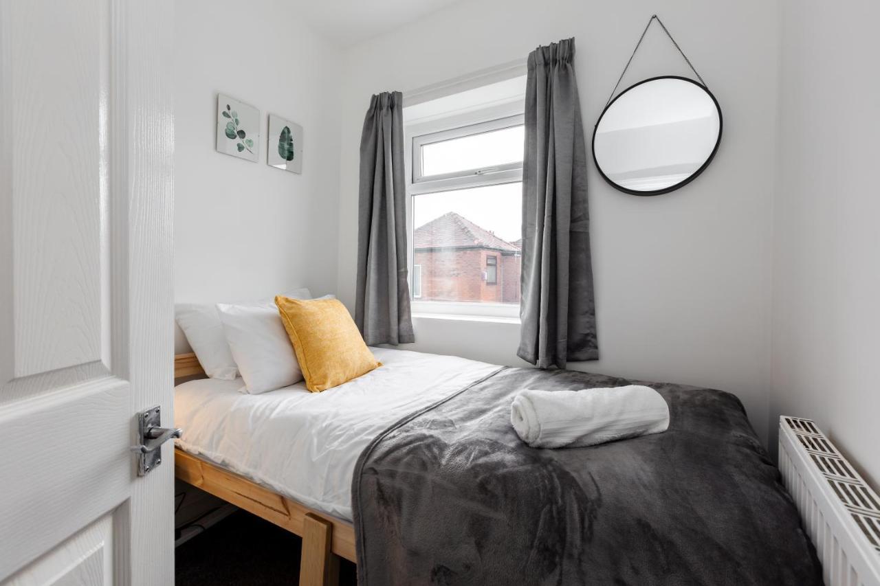 Villa 1 Mile To Etihad Stadium & Coop Arena, Free Parking, 7 Ppl Manchester Exterior foto
